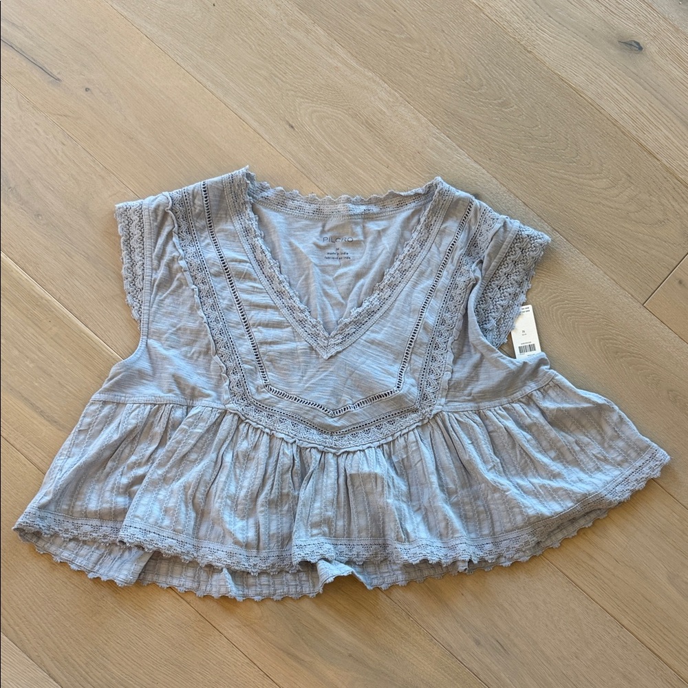 Pilcro Light Gray Lace Trim Crop Top